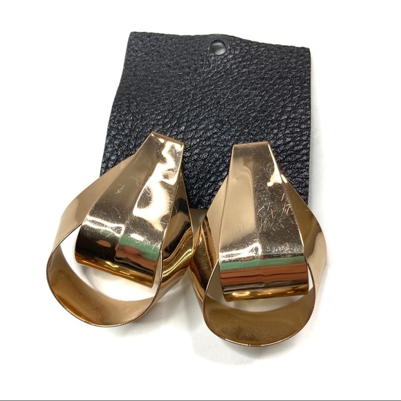 3/$30 Free People | Gold Chunky Teardrop Statement Earrings - Picture 1 of 3